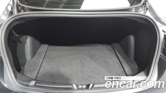 Tesla Model 3 — Фото автомобиля 18