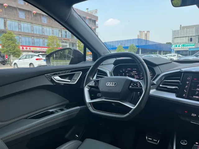 Audi Q4 e-tron — Фото автомобиля 7