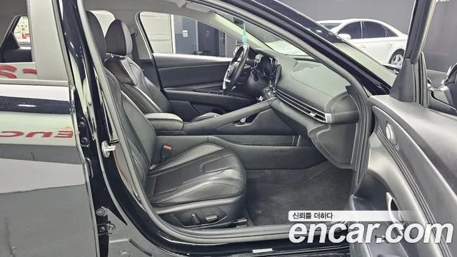Hyundai AVANTE Avante (CN7) — Фото автомобиля 10