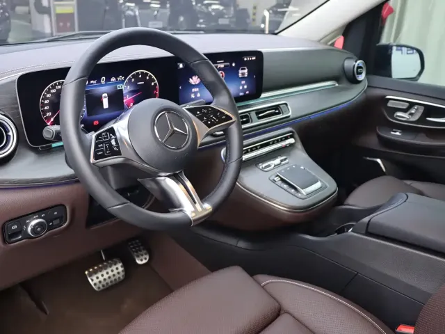Mercedes-Benz V-Class — Фото автомобиля 6
