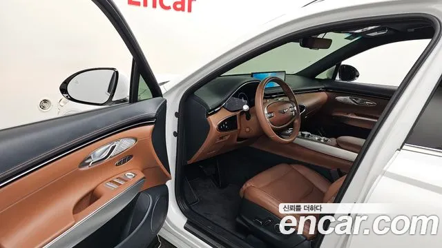 Genesis GV70 — Фото автомобиля 15