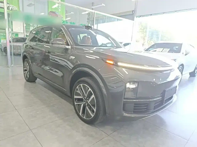 Li Auto L9 — Фото автомобиля 3