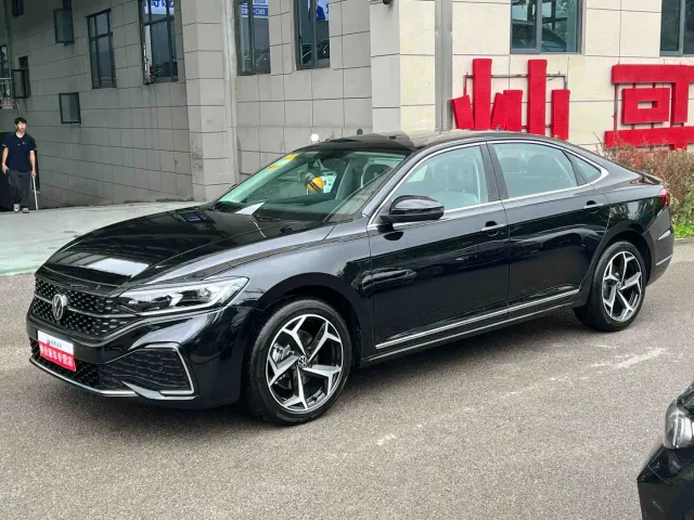 Фотография автомобиля — Volkswagen Passat