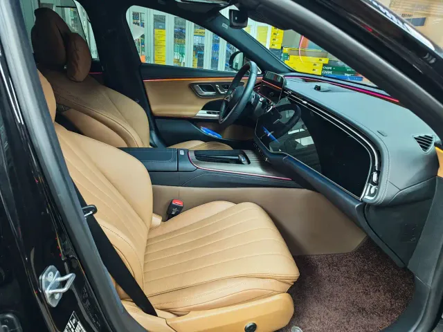 Mercedes-Benz E-Class — Фото автомобиля 8