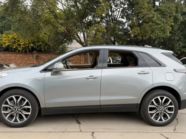 Cadillac XT5 — Фото автомобиля 4