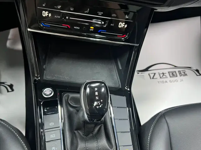 Volkswagen Passat — Фото автомобиля 14