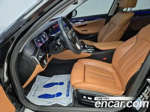 BMW 5 Series G30 — Фото автомобиля 11