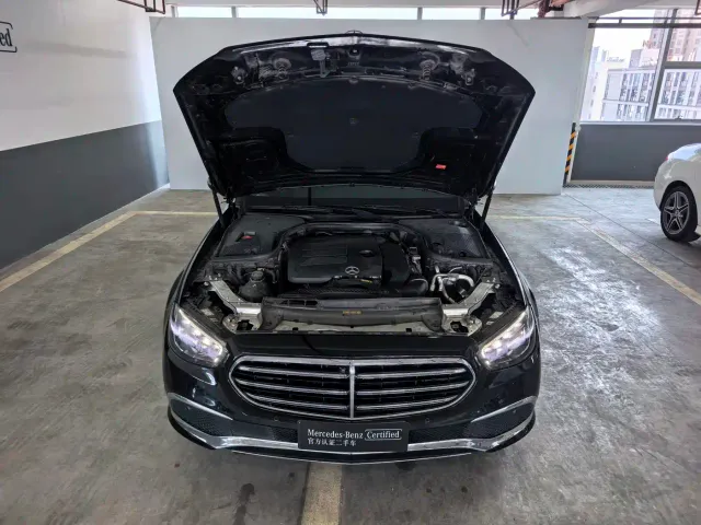 Mercedes-Benz E-Class — Фото автомобиля 2