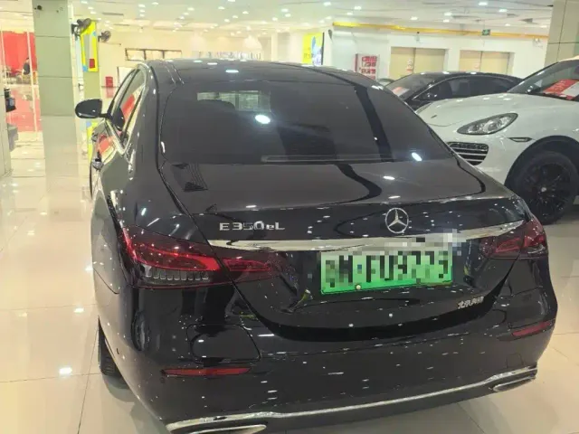 Mercedes-Benz E-Class — Фото автомобиля 2