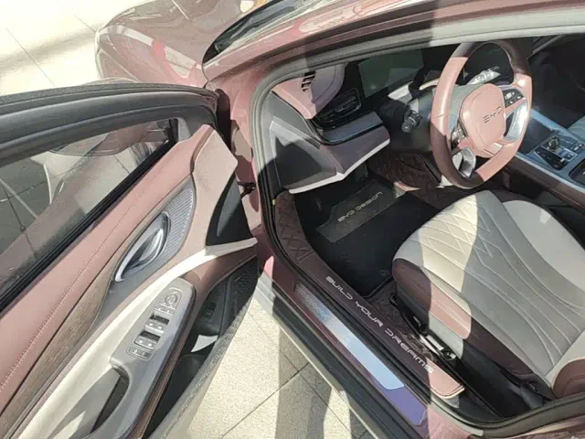 BYD Seal — Фото автомобиля 15