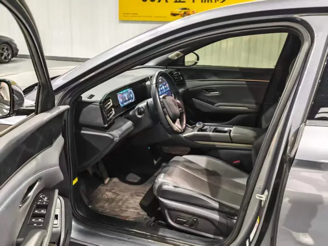 BYD Qin L — Фото автомобиля 5