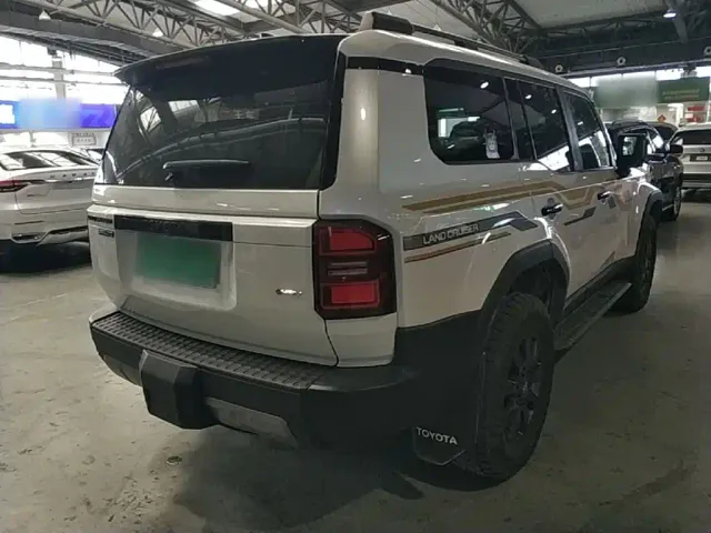 Toyota Prado — Фото автомобиля 6