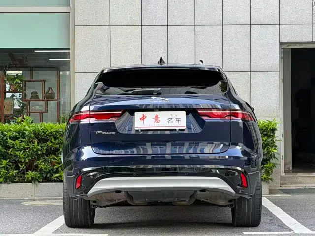 Jaguar F-Pace — Фото автомобиля 4