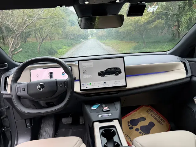 Volvo XC70 Plug-in Hybrid — Фото автомобиля 5