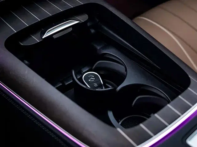 Mercedes-Benz E-Class — Фото автомобиля 29