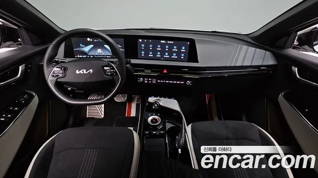 Kia EV6 — Фото автомобиля 9