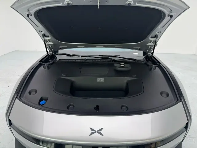 Xpeng P7 — Фото автомобиля 13