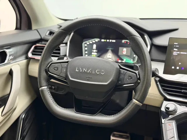 Lynk & Co 06 — Фото автомобиля 9