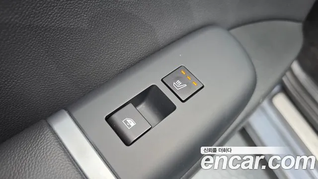 Hyundai Grandeur Grandeur (GN7) 2.5 Бензин 2WD — Фото автомобиля 18