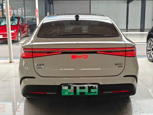 BYD Seal 07 DM-i — Фото автомобиля 3