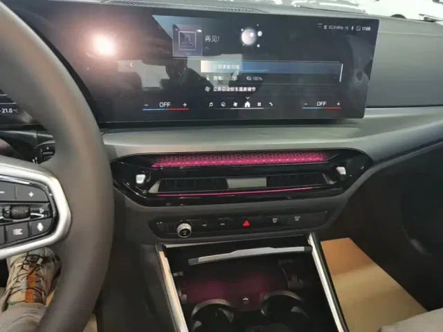 BMW i3 — Фото автомобиля 12
