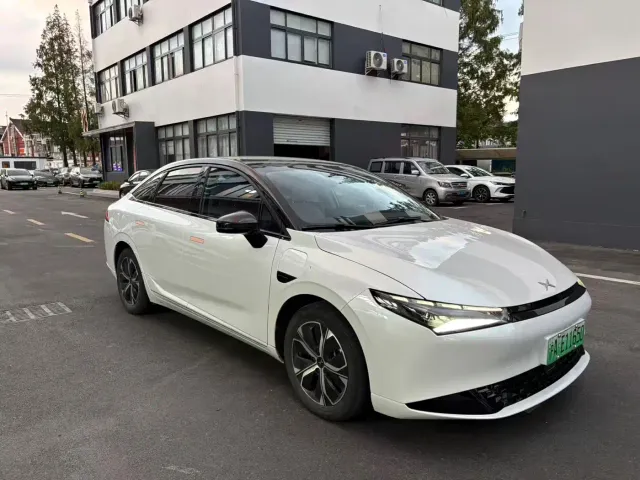 Xpeng P5 — Фото автомобиля 3