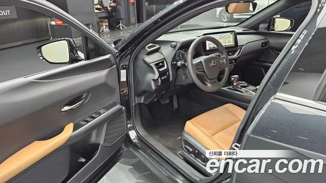Lexus UX — Фото автомобиля 10