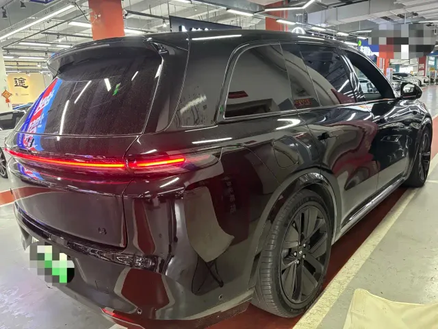 Li Auto L8 — Фото автомобиля 13