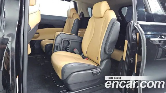 Kia Carnival — Фото автомобиля 12