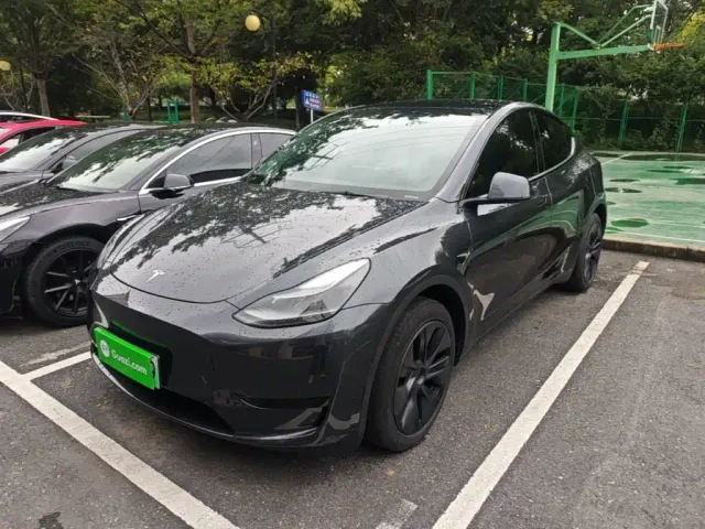 Фотография автомобиля — Tesla Model Y