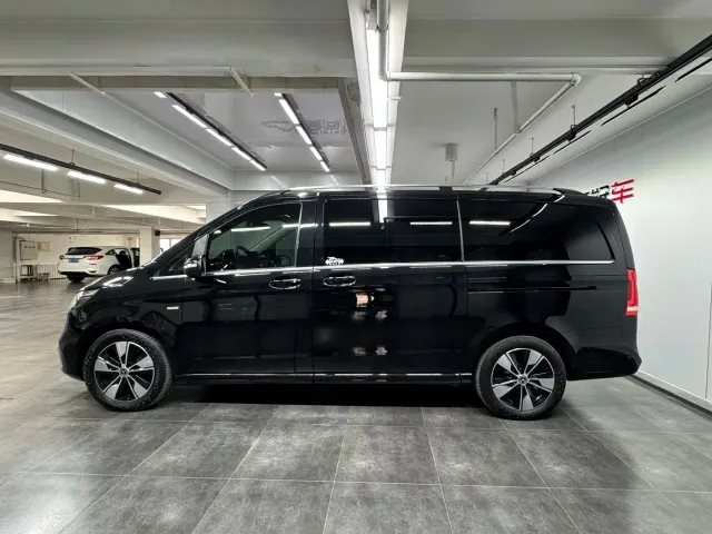 Mercedes-Benz V-Class — Фото автомобиля 4