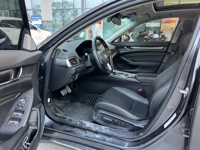 Honda Accord — Фото автомобиля 4
