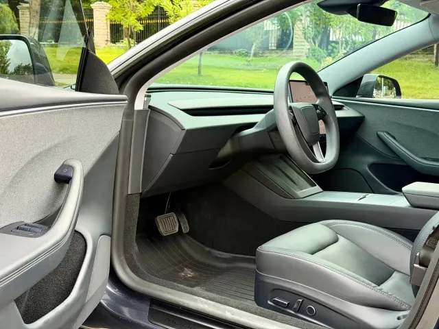 Tesla Model 3 — Фото автомобиля 7