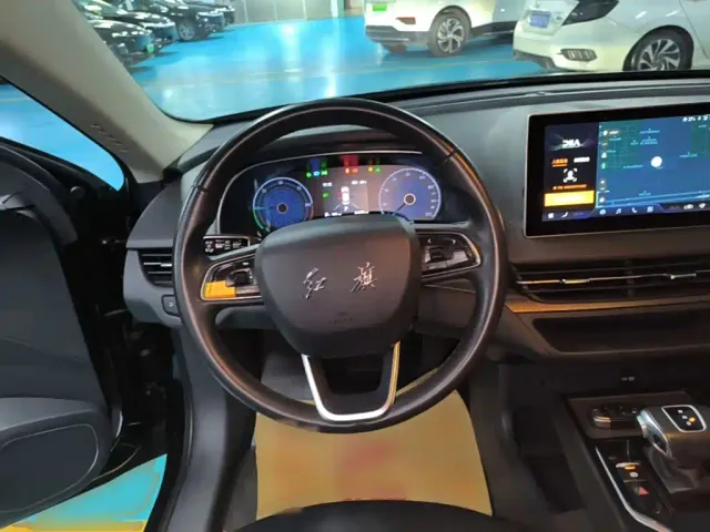 Hongqi E-QM5 — Фото автомобиля 6