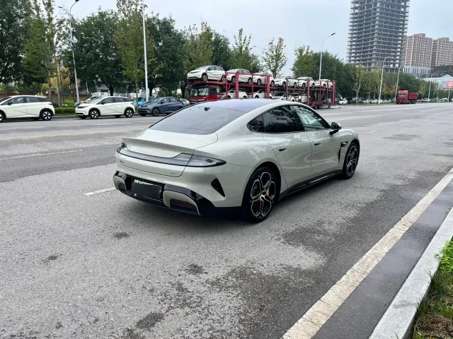 Xiaomi SU7 — Фото автомобиля 20