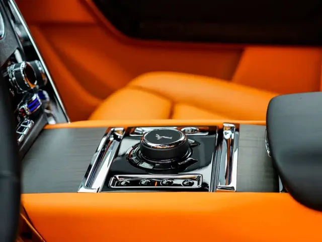 Rolls-Royce Cullinan — Фото автомобиля 9