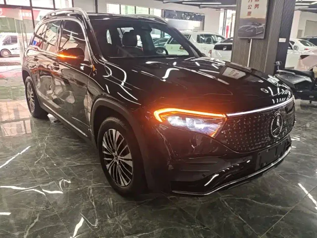 Mercedes-Benz EQB — Фото автомобиля 3