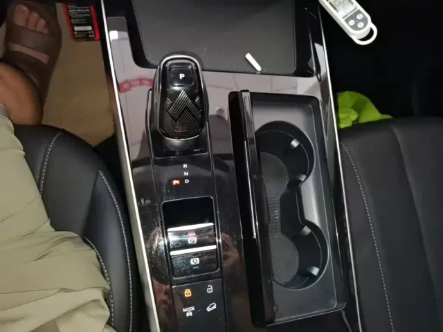 Roewe RX5 Max — Фото автомобиля 9