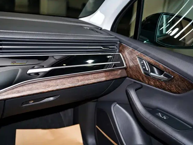 Audi Q7 — Фото автомобиля 24