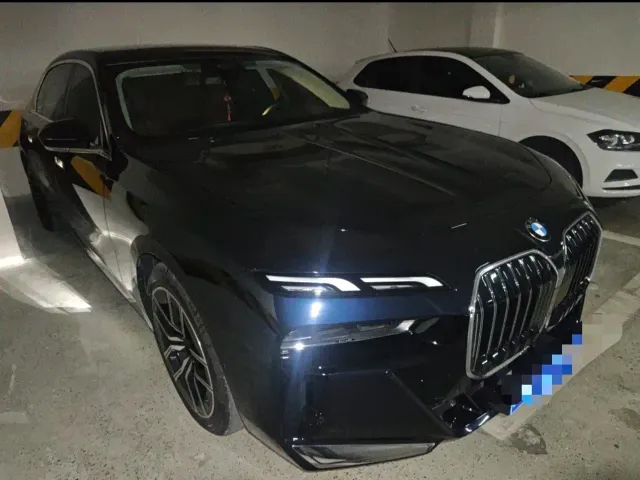 BMW 7 Series — Фото автомобиля 4