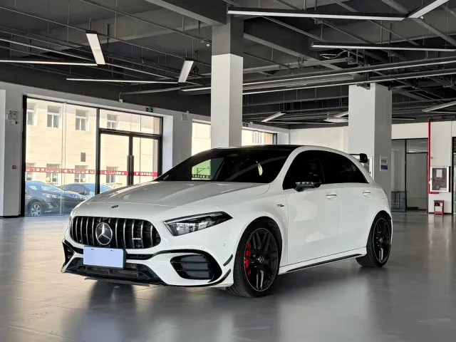 Фотография автомобиля — Mercedes-Benz A-Class AMG
