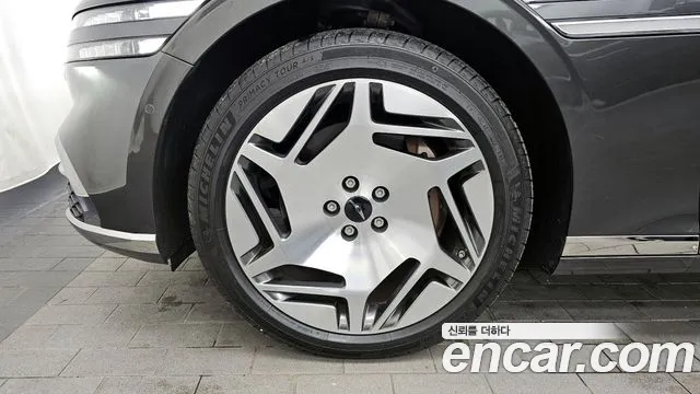 Genesis G90 Бензин 3.5 Turbo e-S/C AWD LWB — Фото автомобиля 5