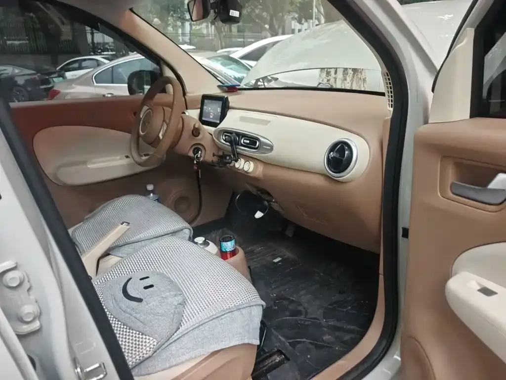 Wuling Motors Hongguang MINIEV 2025 4-Door Advanced — Фото автомобиля 19
