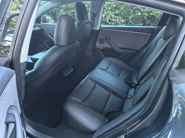 Tesla Model 3 — Фото автомобиля 8