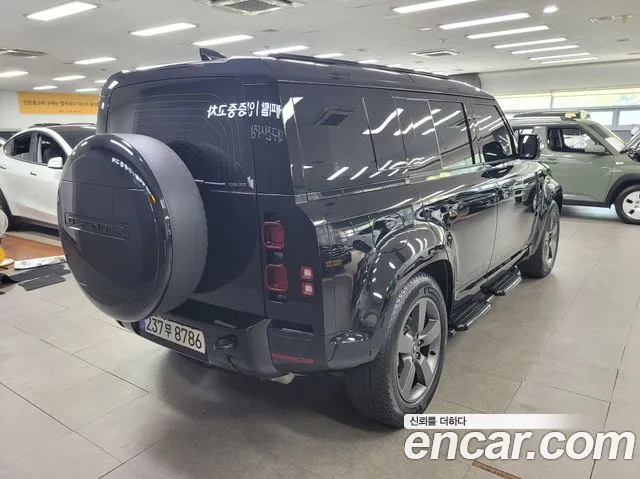 Land Rover Defender L663 — Фото автомобиля 2