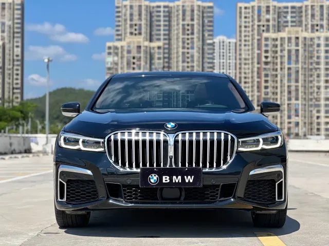 BMW 7 Series — Фото автомобиля 2