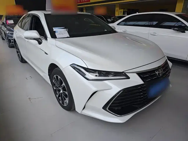 Toyota Avalon — Фото автомобиля 3