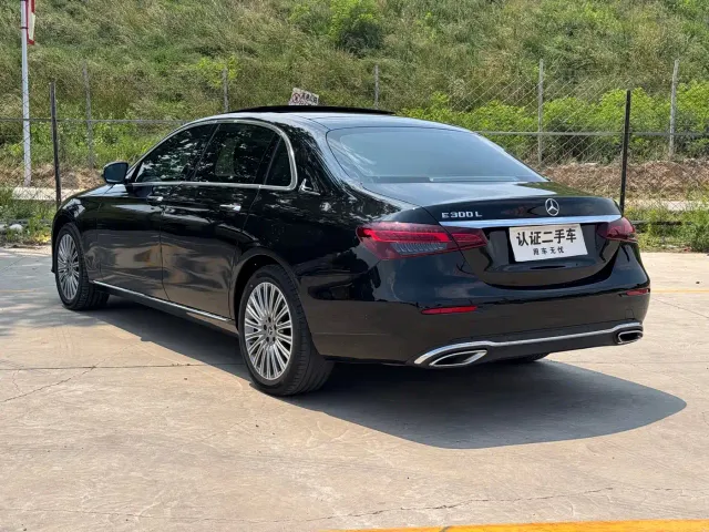 Mercedes-Benz E-Class — Фото автомобиля 6