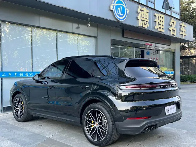 Porsche Cayenne — Фото автомобиля 18