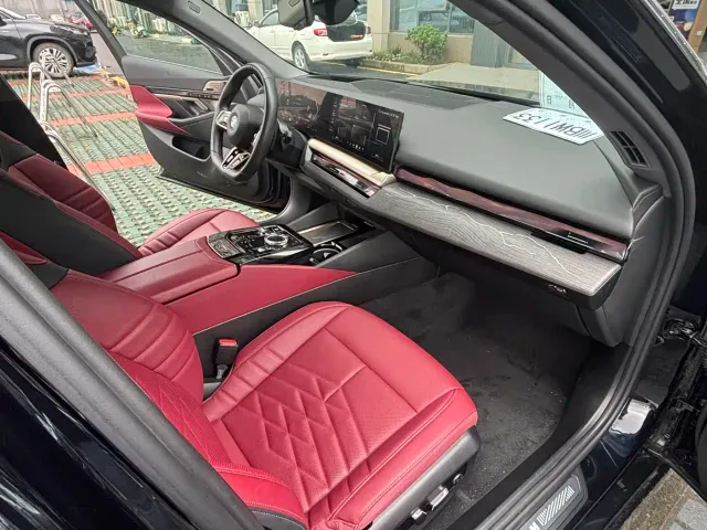 BMW 5 Series — Фото автомобиля 14